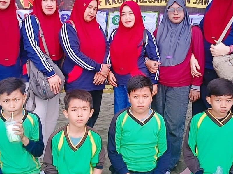 LOMBA TARIK TAMBANG KEMERDEKAAN REPUBLIK INDONESIA